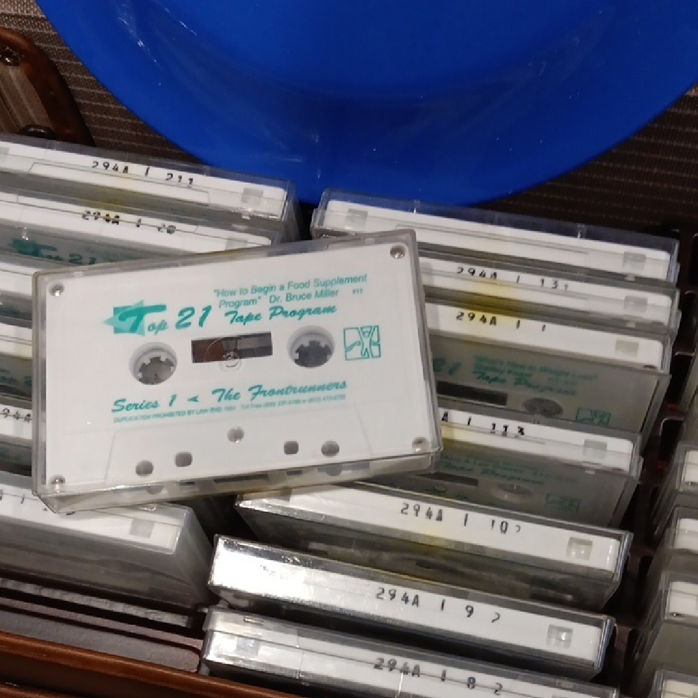 Shaklee Blue Frisbee and Cassette Set - Picture 3 of 4